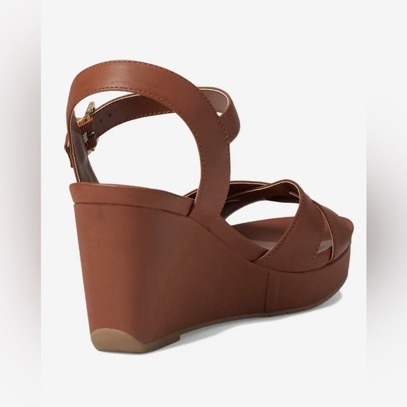 Kenneth Cole Reaction Clarissa Sandals in Tan - Picture 3 of 15